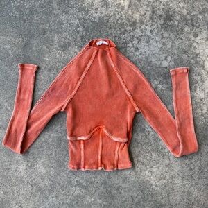 Long Sleeve Ribbed Top Cropped style Stretchy fit size small preloved